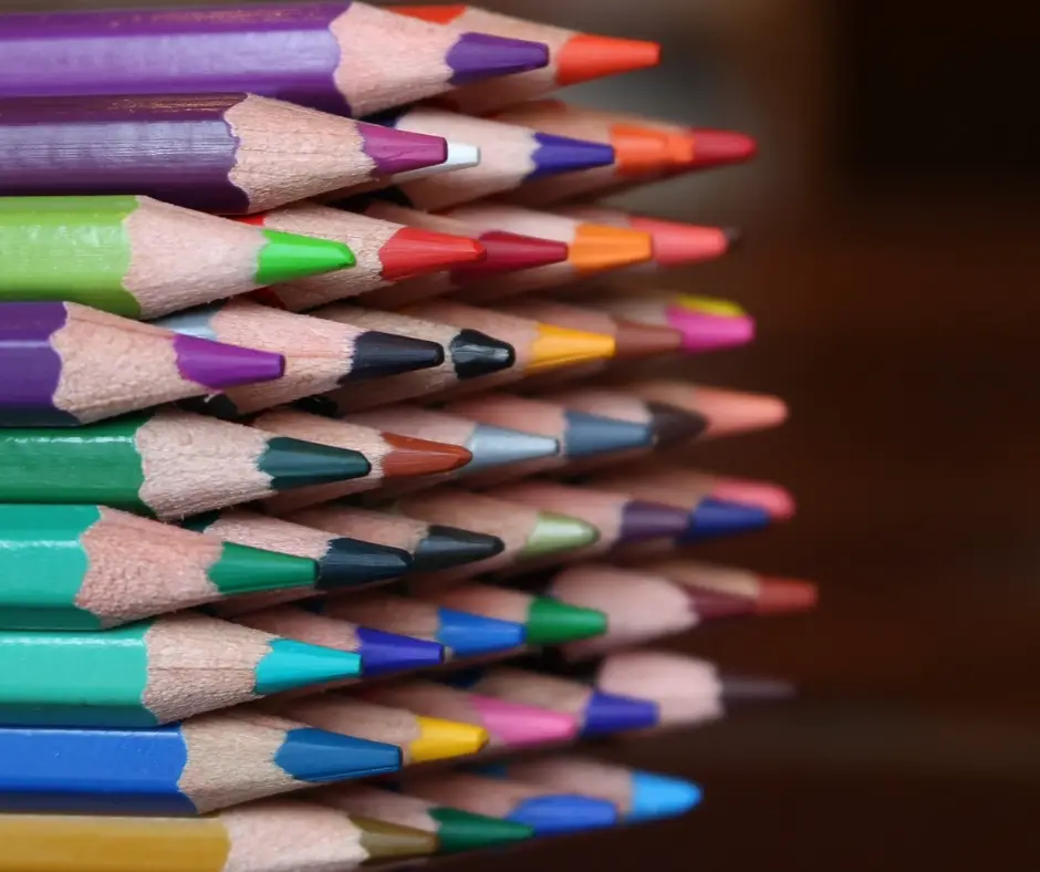 pile of color pencils